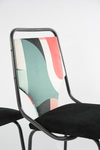 Image 5 of Chaises noires PoP CoLo