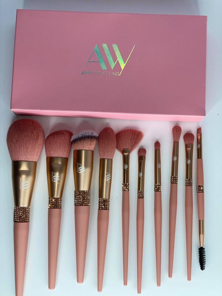 Image of Pink Diamond 10 PCS Luxury Brush Set