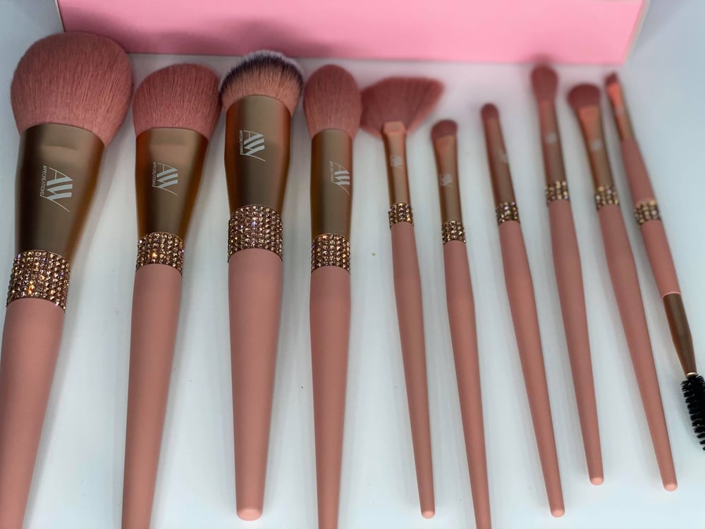 Image of Pink Diamond 10 PCS Luxury Brush Set