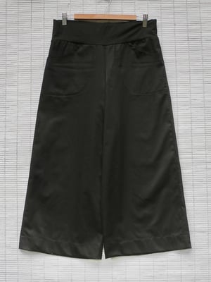 Image of Black Sateen 4/5 Linea pants 