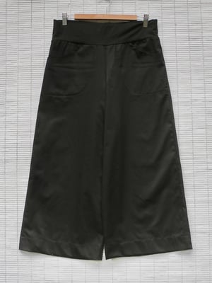 Image of Black Sateen 4/5 Linea pants