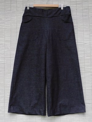Image of Blue Denim 4/5 Linea pants