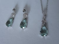 Image 2 of Kate Middleton Duchess Of Cambridge Inspired Replikate Silver Green Teardrop Earrings + Necklace Set