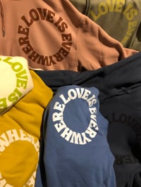 LOVE IS EVERYWHERE PULLOVER 