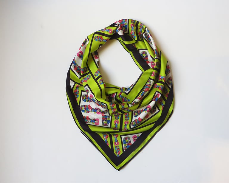 Higuemota Faceless dolls Green Scarf Image 5