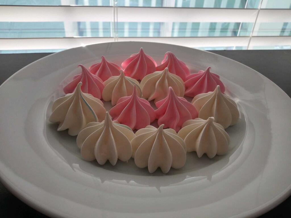 Image of Meringue Kisses Cookies -1 dozen white 