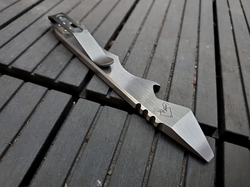 Image of The Studio Pocket Pry