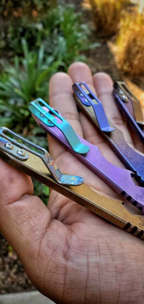 Image of The Studio Pocket Pry