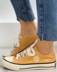 Image 5 of Black Daisy Pattern Lace-up Sneakers