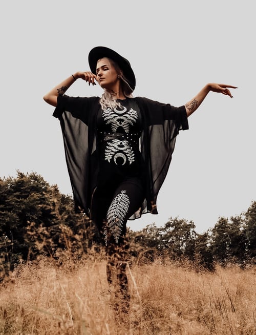 Image of MTO THREE OF SWORDS KIMONO
