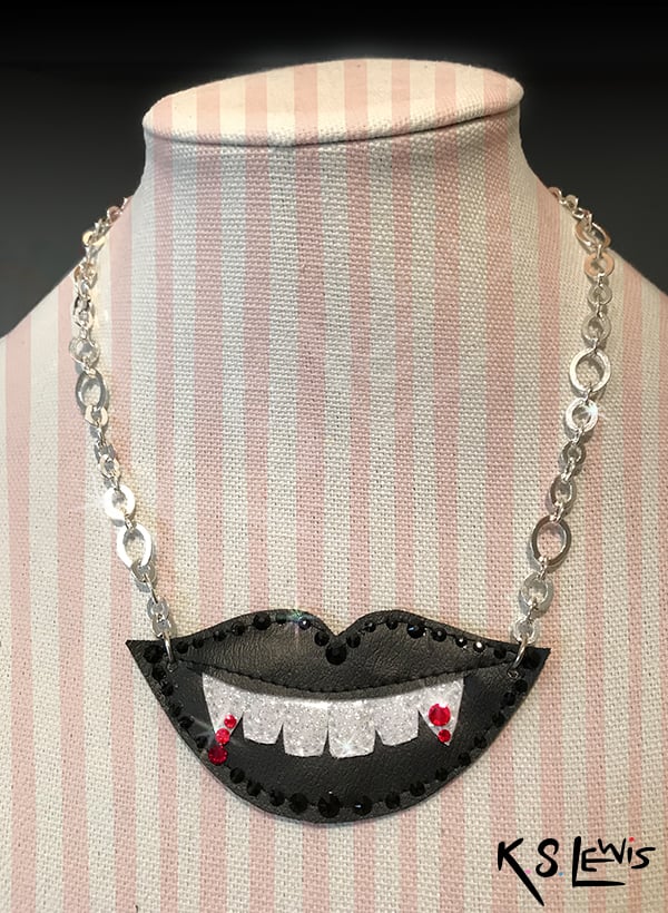 Black Vampire necklace