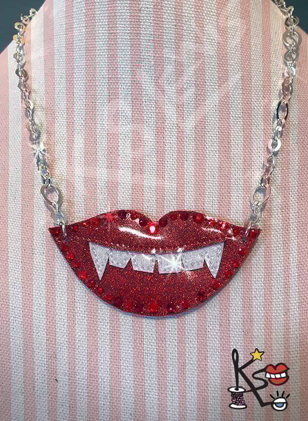  Red vampire smile necklace