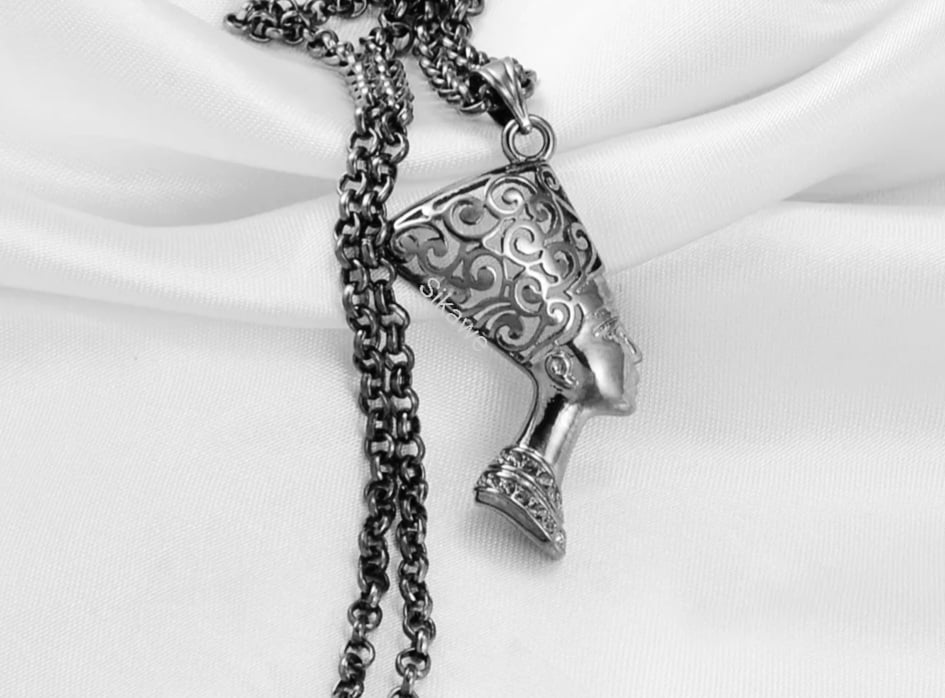 Image of QUEEN NEFERTITI PENDANT NECKLACE 