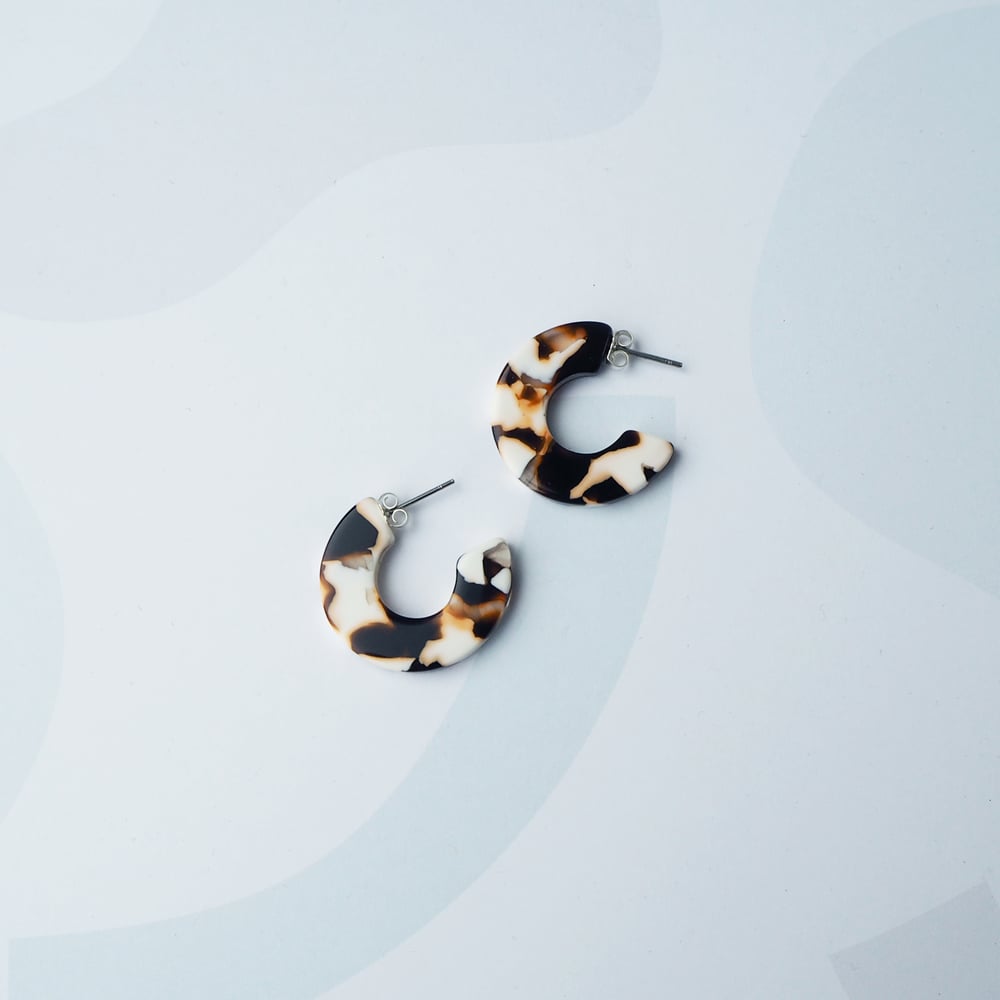 Image of *NEW* Umber Mini Hoop Earrings