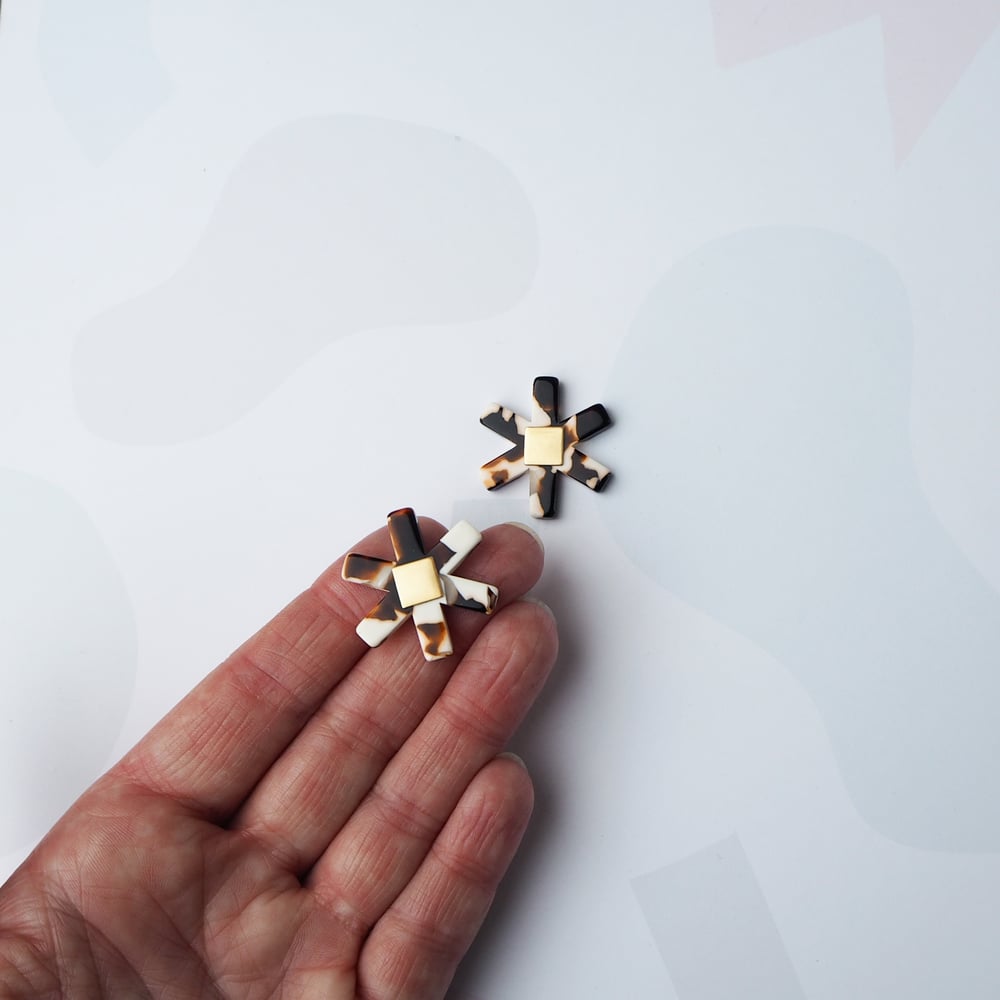 Image of *NEW* Umber Floral Stud Earrings