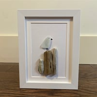 Image 1 of SEAGLASS BIRD ON DRIFTWOOD (B) FRAMED ART 5" x 7"