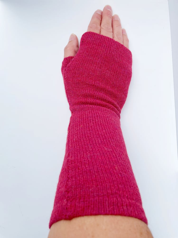 Image of Wrist warmers Raspberry