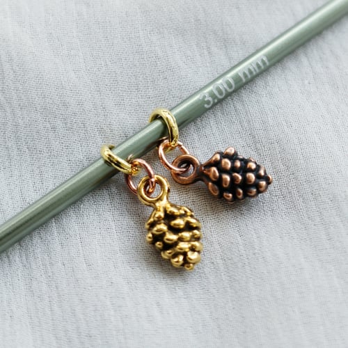 Image of AUTUMN LEAVES Crystal Stitchmarkers