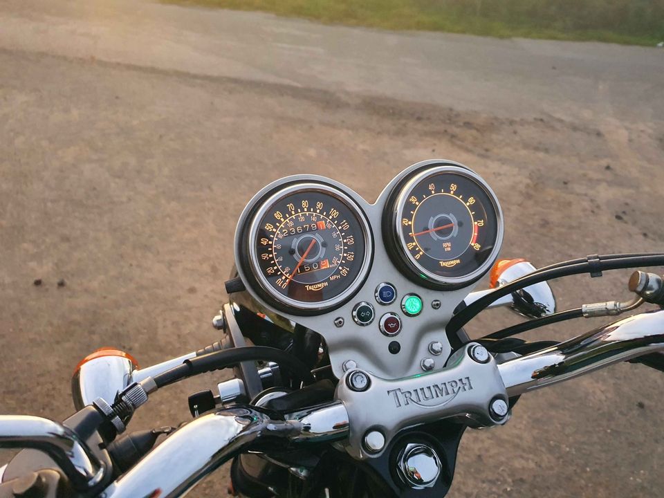 2004 Triumph Bonneville