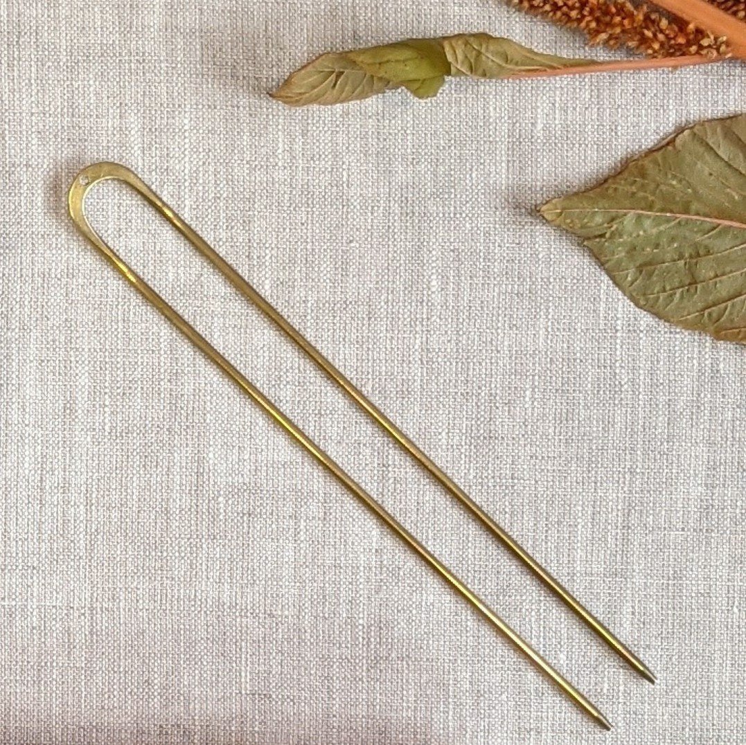 Image of Una Minimal Brass Hair Pin