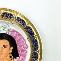 Image 3 of Y cómo me las maravillaría yo? - Lola Flores - Fine China Plate - #0786