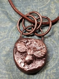 Image 1 of Bee Pendant 1
