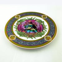 Image 2 of Queen of the apes- Large Fine China Plate - #0773