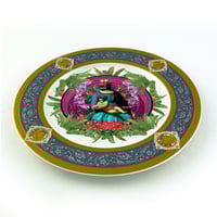 Image 2 of Queen of the apes - Fine China Plate - #0788