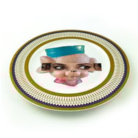 Image 2 of Eyeconic - Winona Kitsch Face - V - Fine China Plate - #0787
