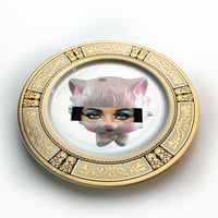 Image 2 of Eyeconic - Elizabeth Taylor Kitsch Face - Fine China Plate - #0740