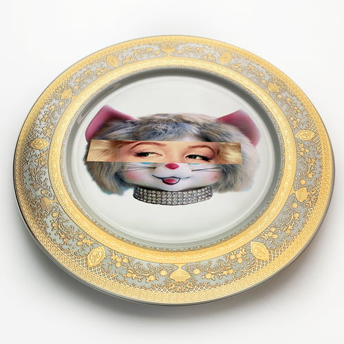 Image of Eyeconic - Marilyn Monroe Kitsch Face - Large Fine China Plate - #0743