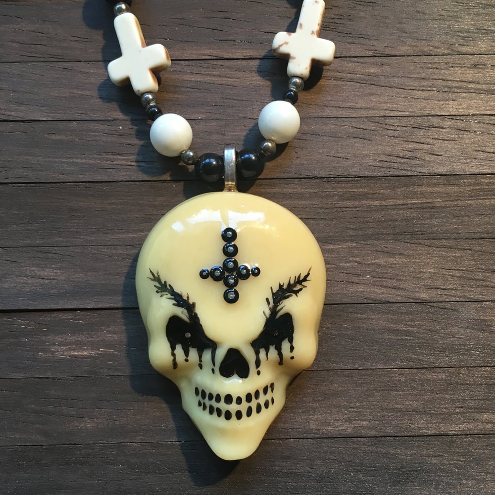 Ivory Evil Resin Skull Beaded Necklace