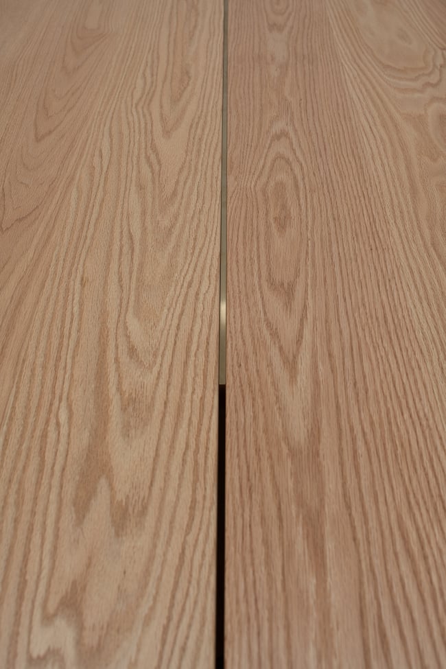 LUCIA DINING TABLE IN AMERICAN OAK