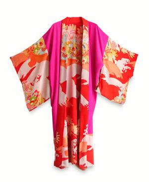 Image of Rød kimono af silke med geo-fyretræs motiv - vendbar