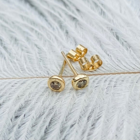 Image of 9ct gold and champagne diamond studs