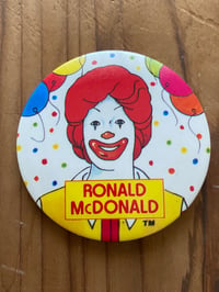 Image 1 of RONALD MC DONALD large badge