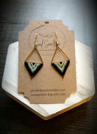 Black/Turquoise Triangle Drop