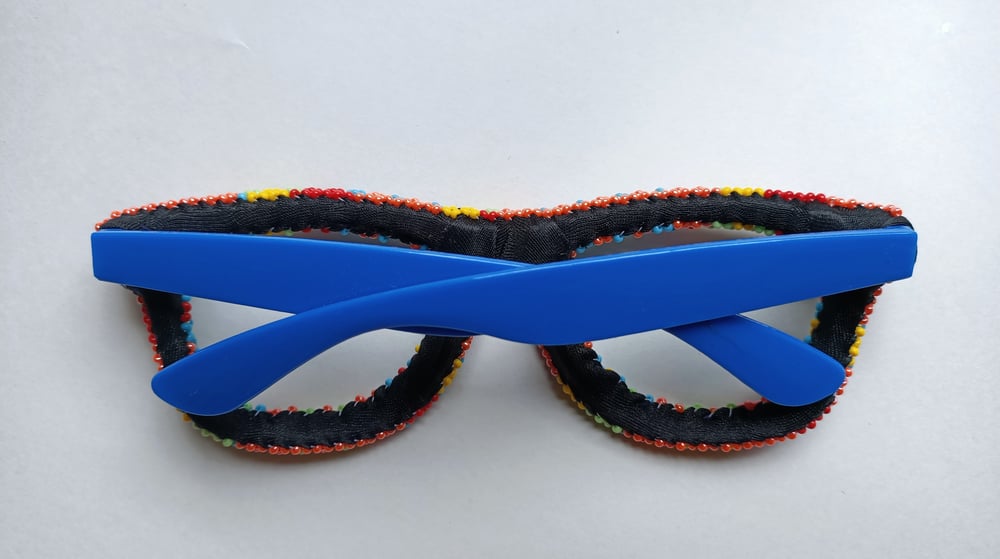 Image of ZuluGal Retro "funglasses" - little flowers