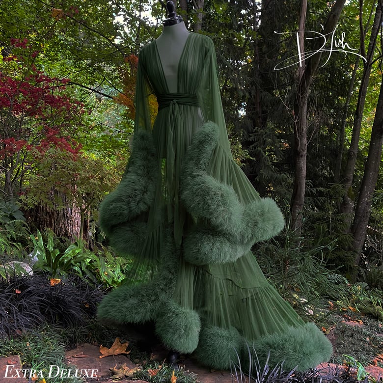 Image of Olivine Deluxe "Cassandra" Dressing Gown 