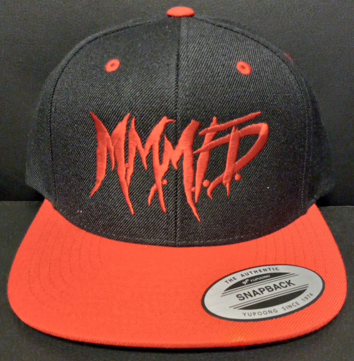 GOREHOP SHOP — M.M.M.F.D : Logo Snapback Embroidered hat