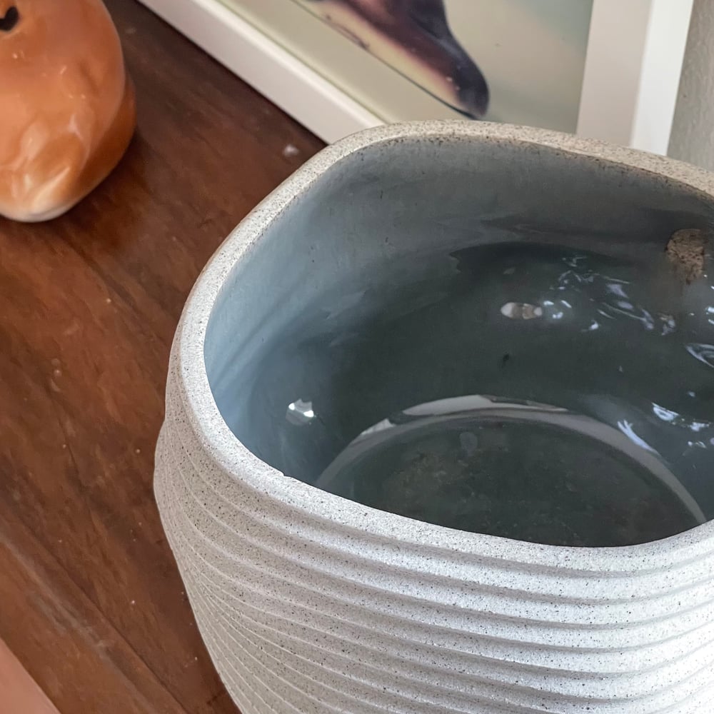 Pebble Ridge Planter