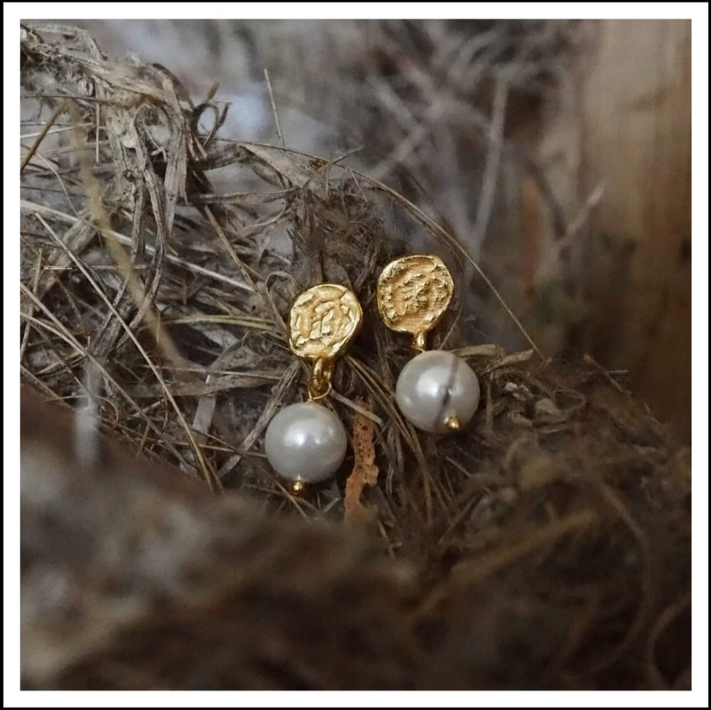 Image of Saltwater (studs)