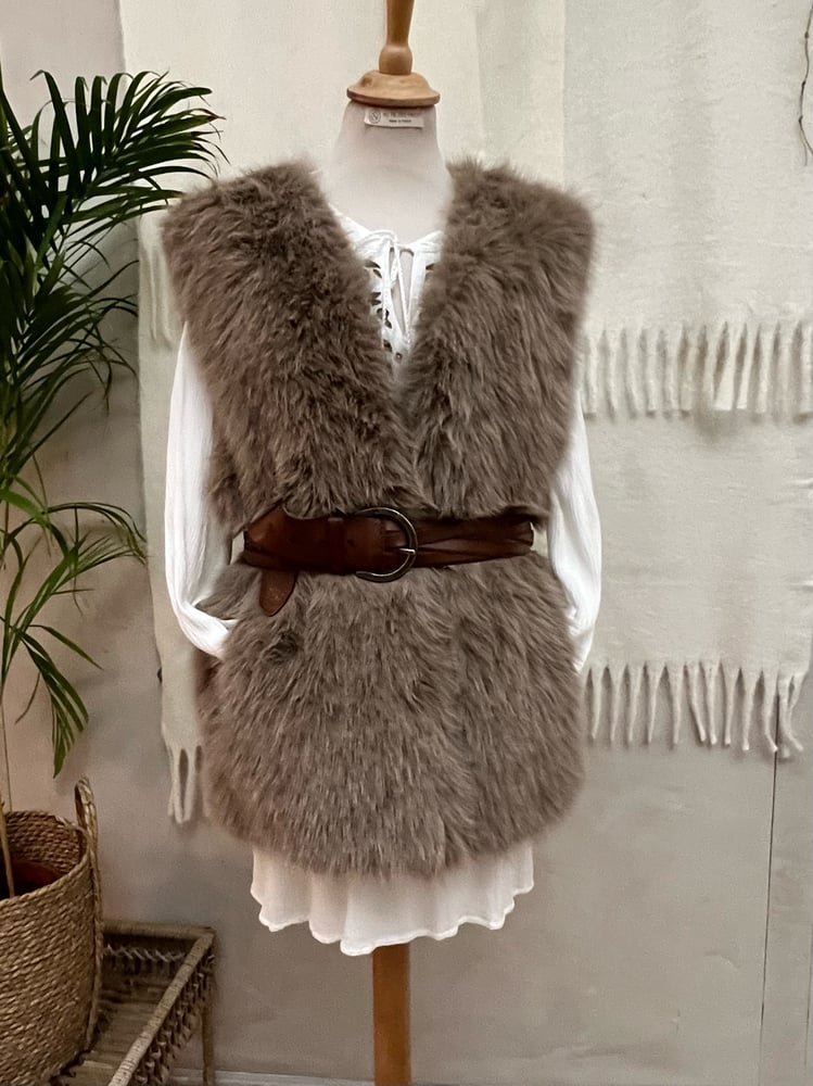 Image of Veste en fourrure synthétique poils longs Taupe T.U. 