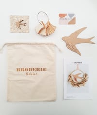 Image 1 of Box Broderie L Créative