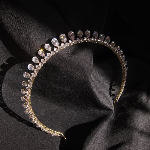 Image of Sunburst halo tiara