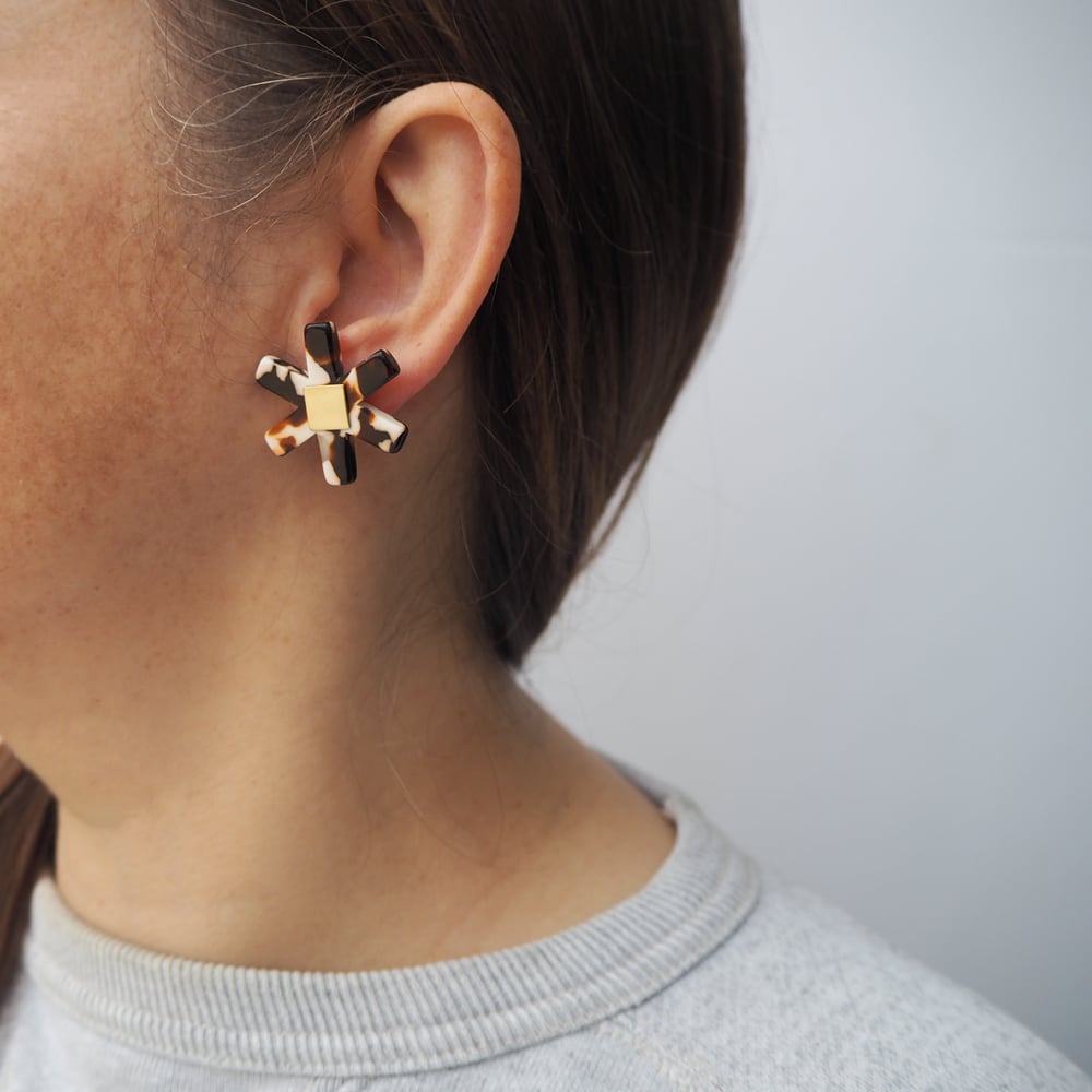 Image of *NEW* Umber Floral Stud Earrings