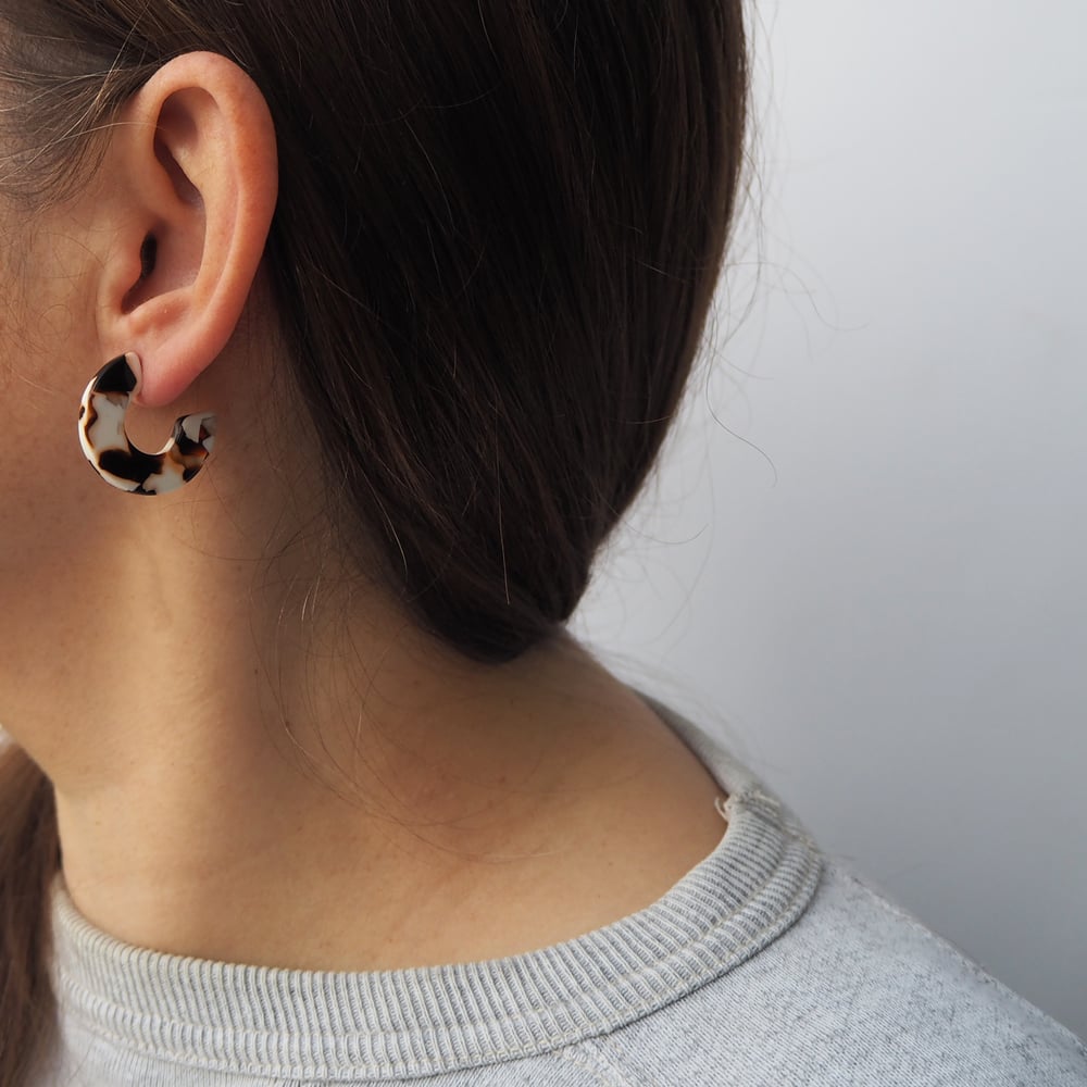 Image of *NEW* Umber Mini Hoop Earrings