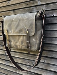 Image 4 of Messenger bag in waxed canvas / Musette / bicycle handle bar bag 