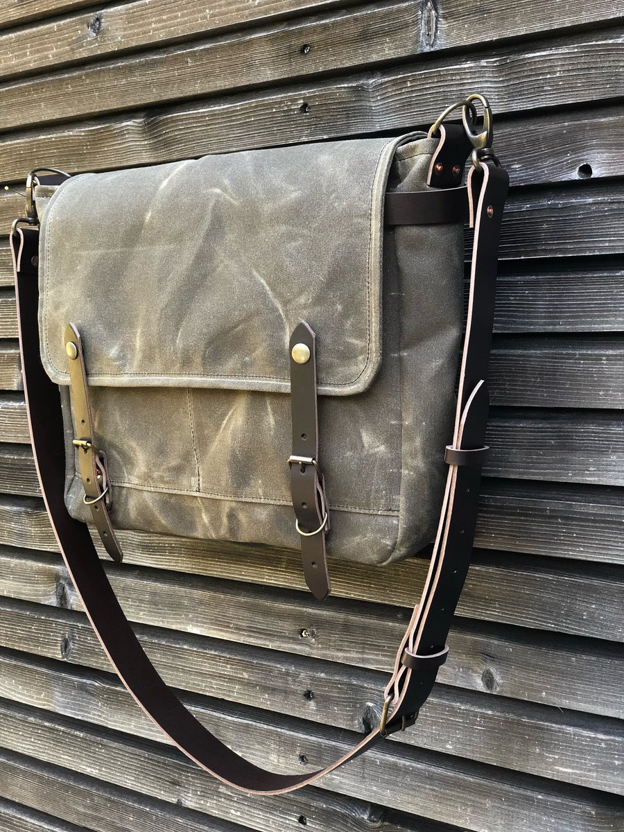 Treesizeverse — Messenger bag in waxed canvas / Musette / bicycle