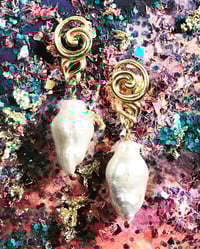 Image 3 of NUAGES BAROQUE Earrings Petite - Jar Pearl 